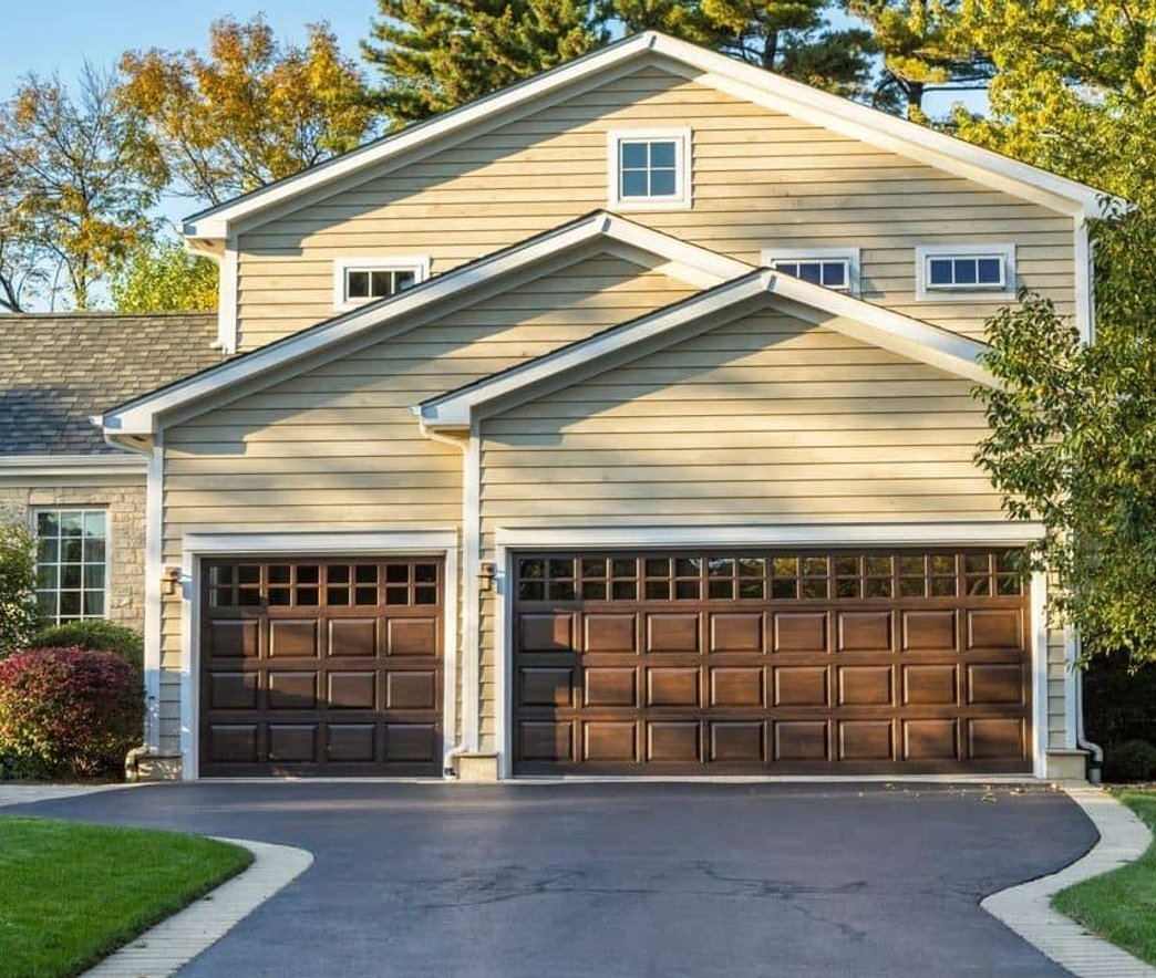 Beautifulhome with concrete driveway